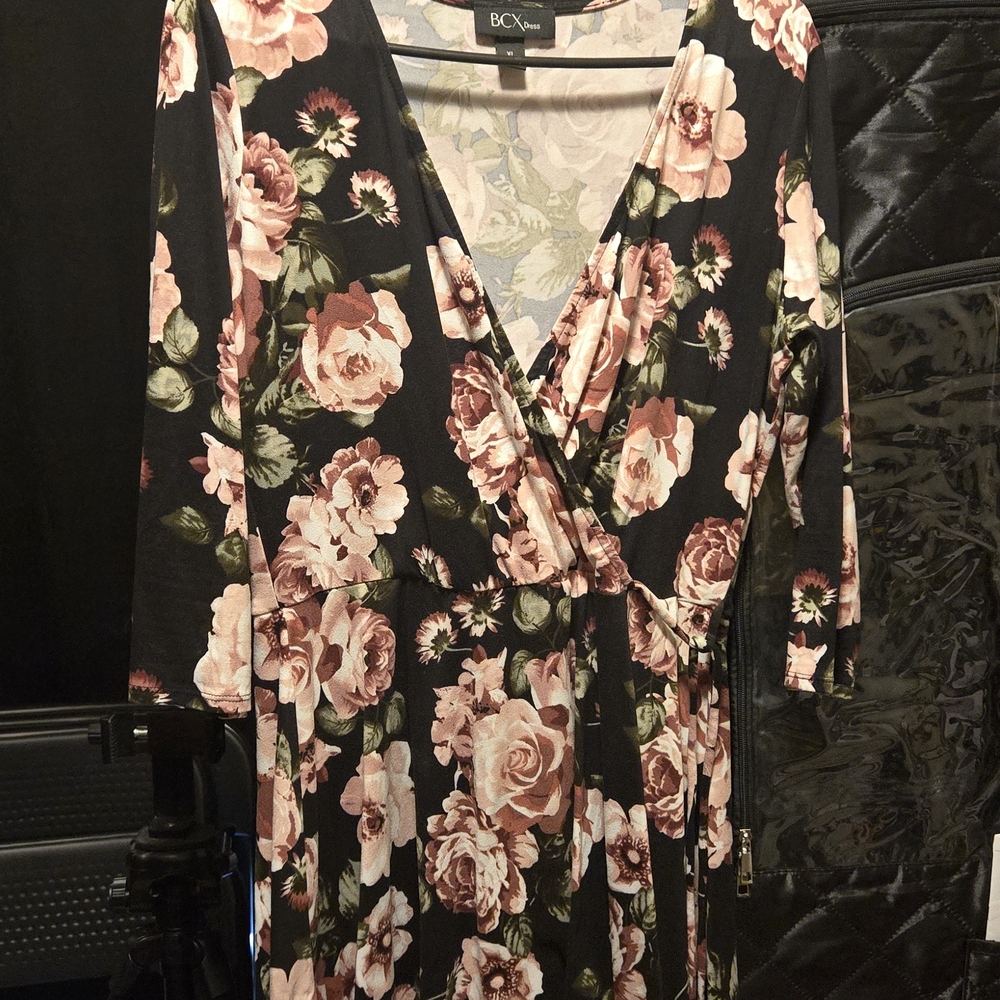 BCX Women's Long Sleeve Floral Dress - Black and Pink